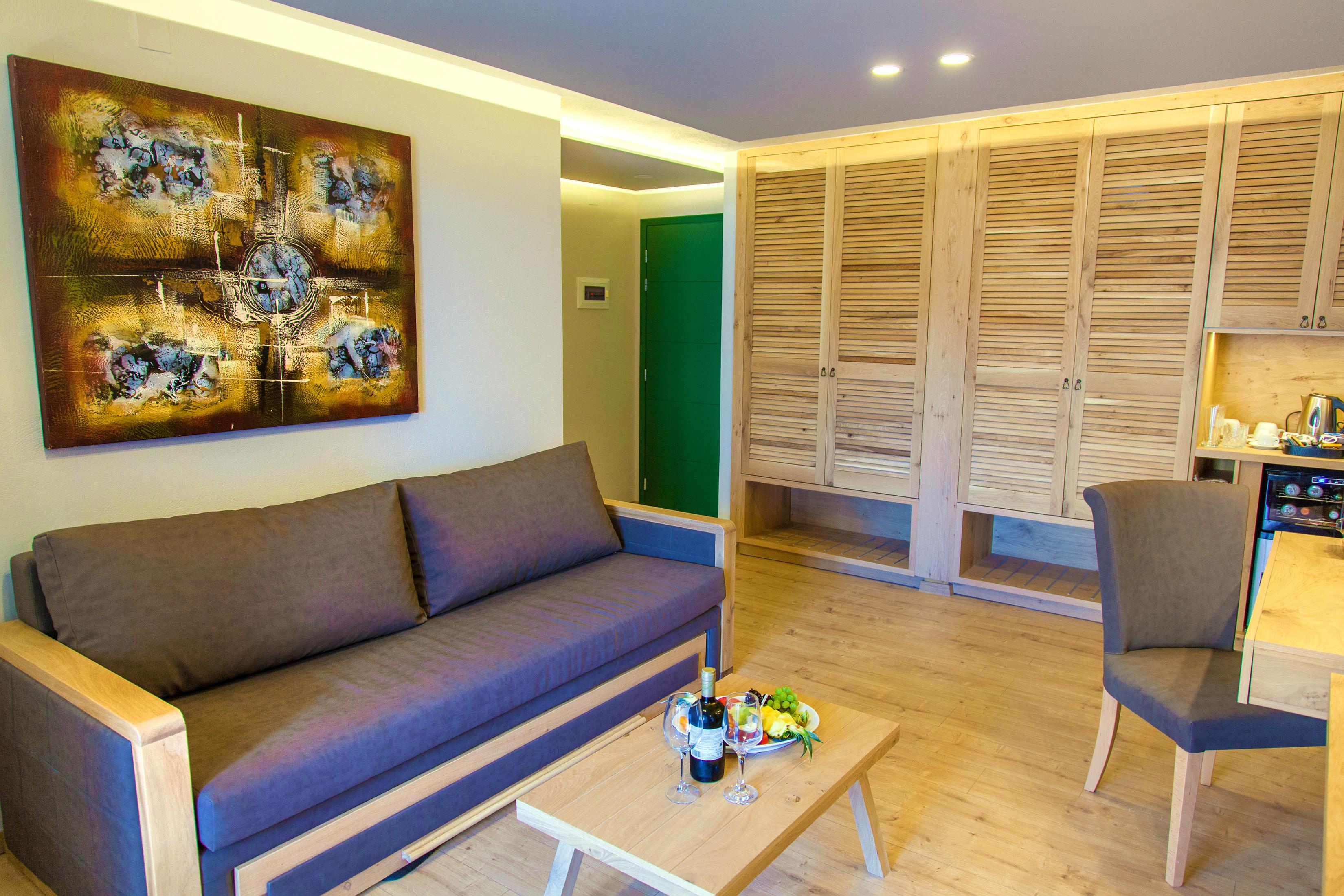 Elmi Hotel&suites 4*